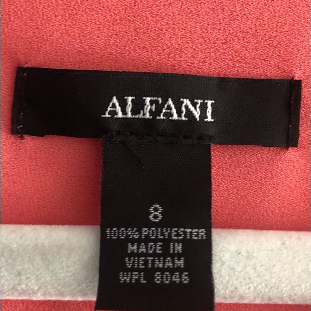 Alfani ladies blouse great with a skirt or slacks. - Picture 3 of 3